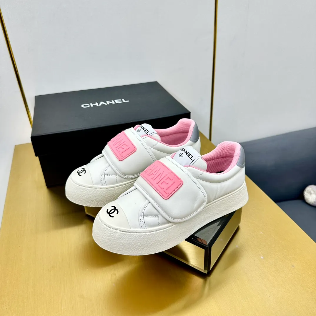 👟👟Ex-factory price 600👟👟 Chanel bread shoes ~ original calfskin panda shoes Chanel 25C latest hot style panda black and white sports shoes casual sneakers Xiaoxiang hot item classic black and white panda color coco girls must pay Fabric: original custom mixed sheepskin lining: original imported breathable mesh lining outsole: Original molded rubber + TPU combination Size: Women's 35-40